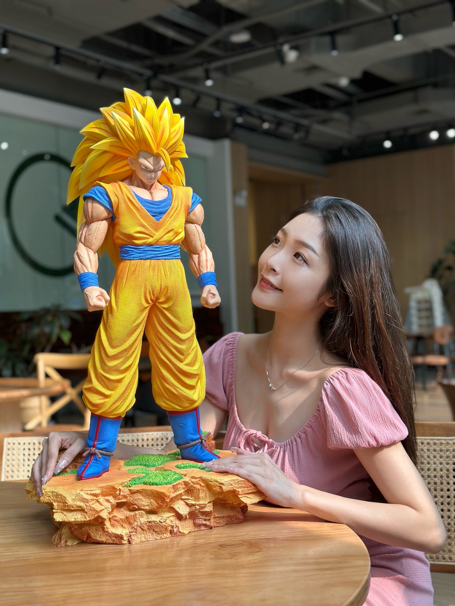 VV Studio Dragon Ball Z Super saiyan 3 Son Goku Statue